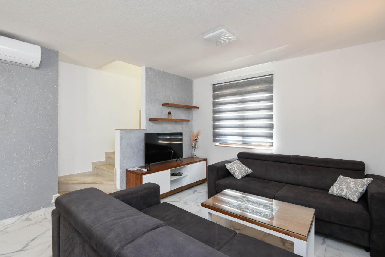 Lidija Apartmani Оребич Экстерьер фото
