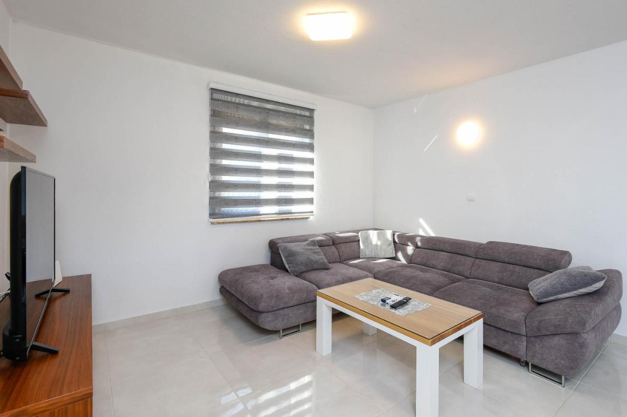 Lidija Apartmani Оребич Экстерьер фото