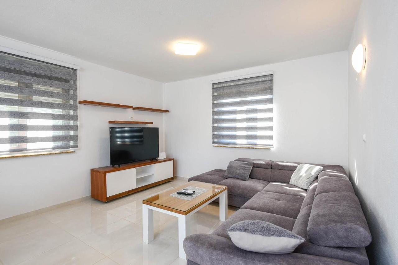 Lidija Apartmani Оребич Экстерьер фото