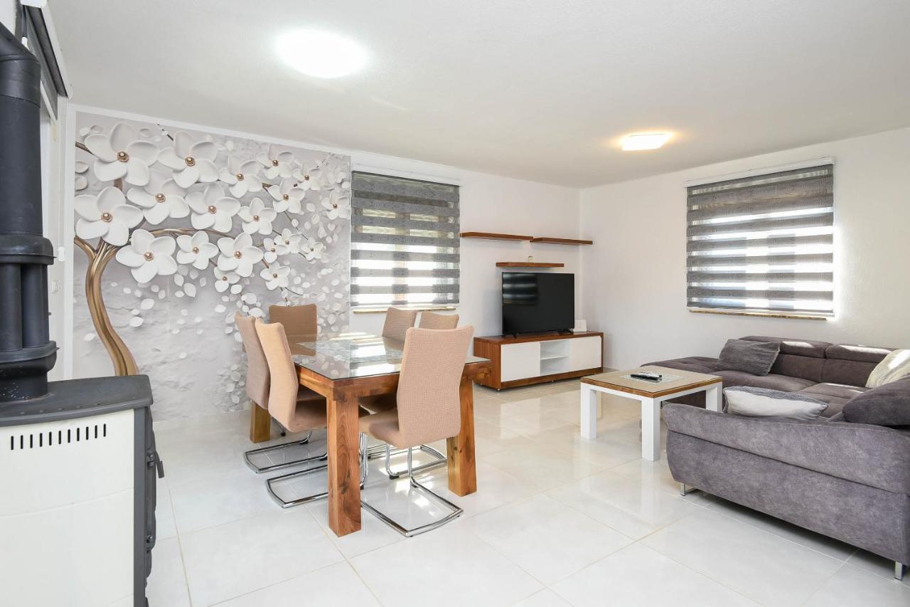Lidija Apartmani Оребич Экстерьер фото